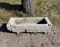 Stort kalkstenstråg 137x58cm