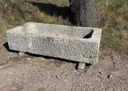 Stort kalkstenstråg 130x60cm