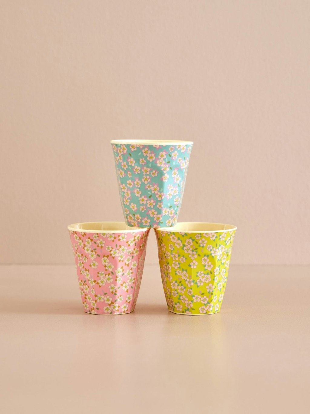 RICE MUGG MED SMÅ BLOMMOR
