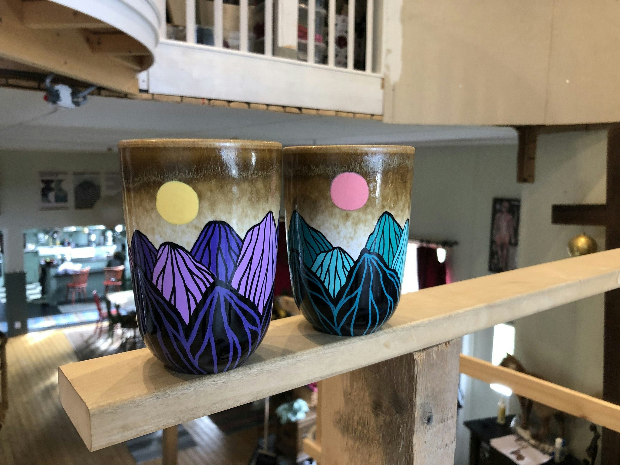 THREE MOONS (2 par)