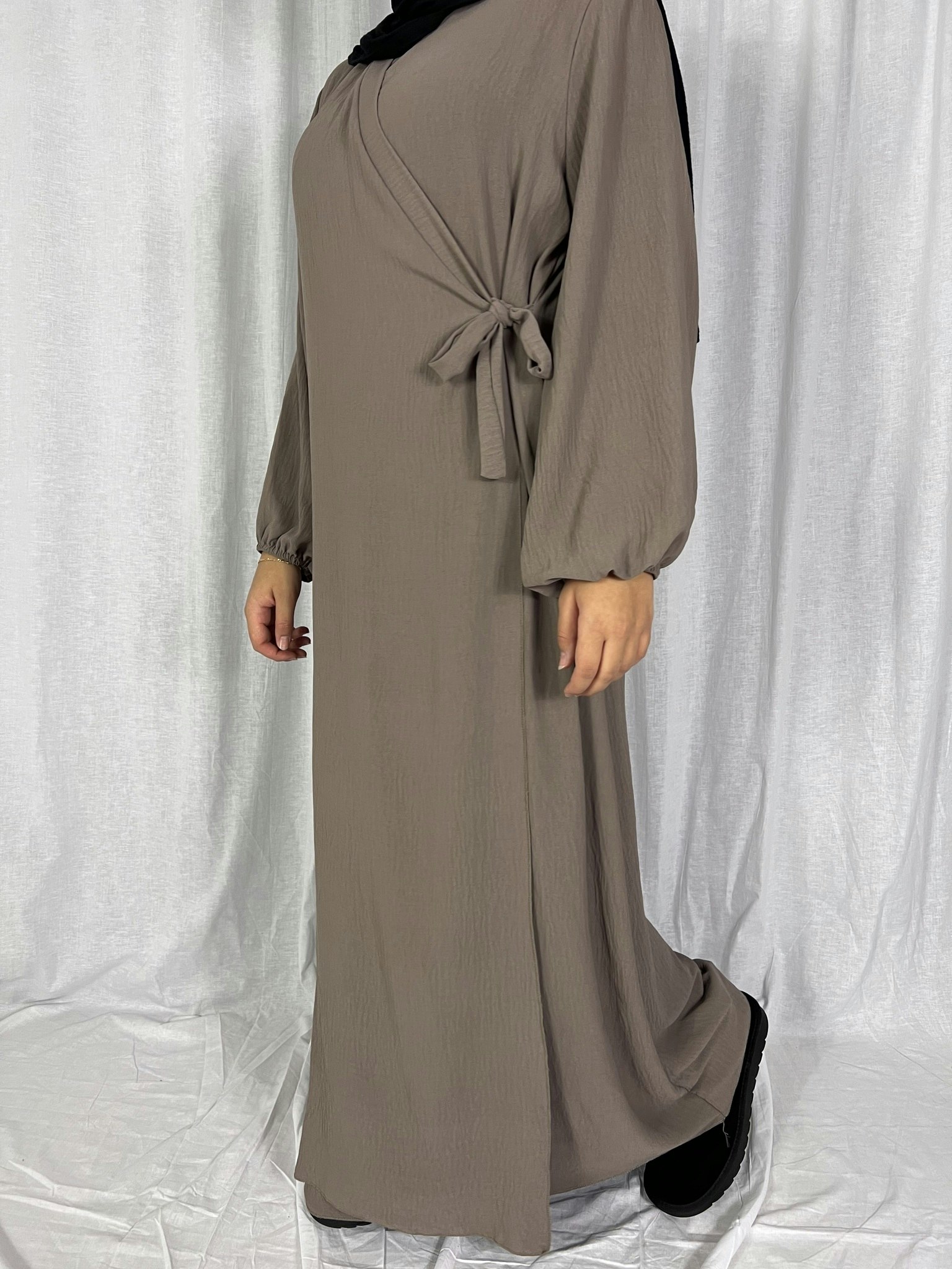 Side wrap abaya taupe