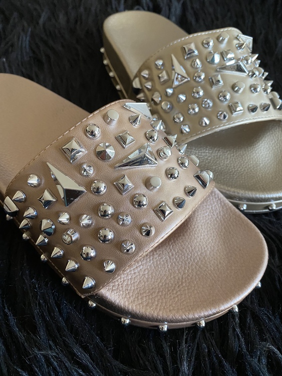 Why so studded Rosegold