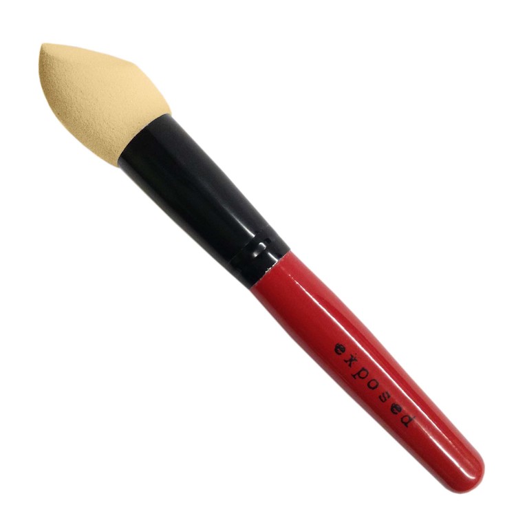 3 D FOUNDATION APPLICATOR BY PROFFESIONAL MAKE UP