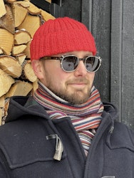 Mössa/Cap cerise