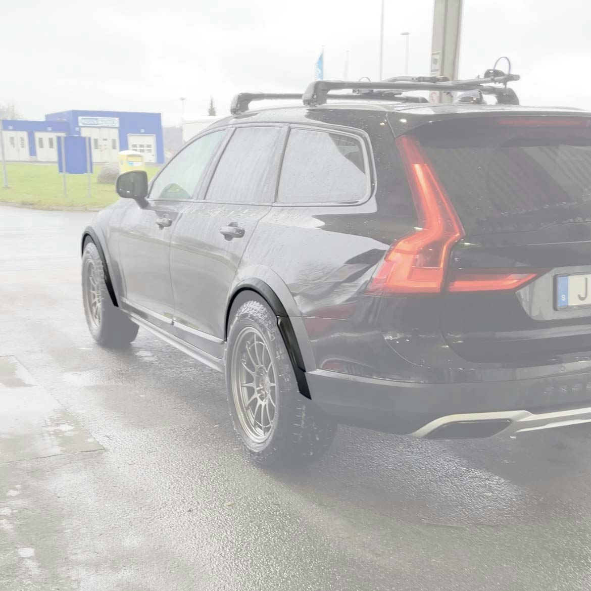 VOLVO V90 CC - FENDER LIPS +15MM