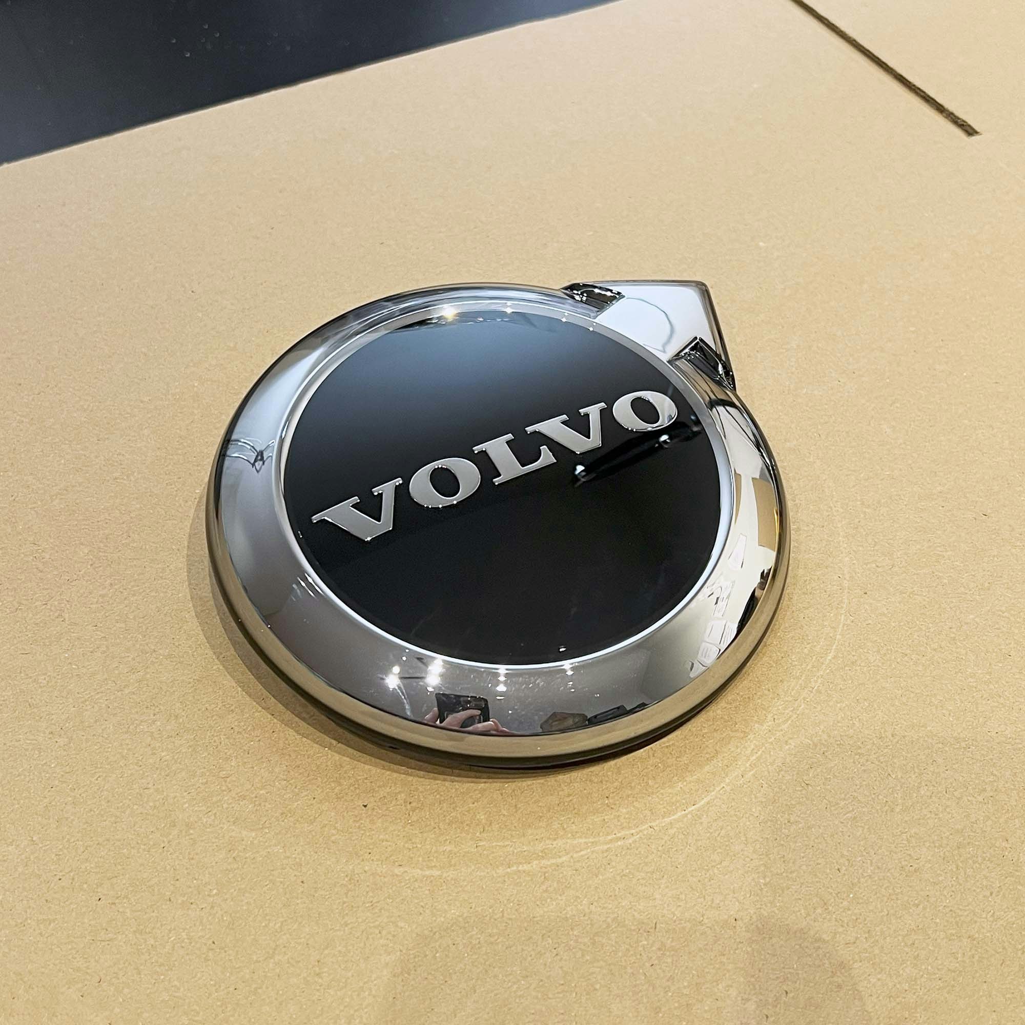 Volvo Facelift Emblem