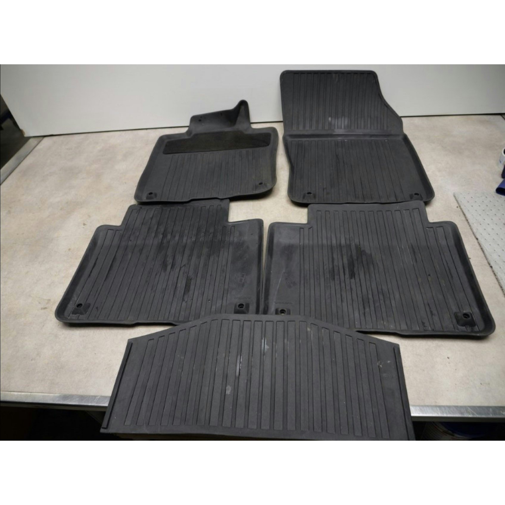 V90 / V90CC - GUMMIMATTOR SET (SECOND HAND)