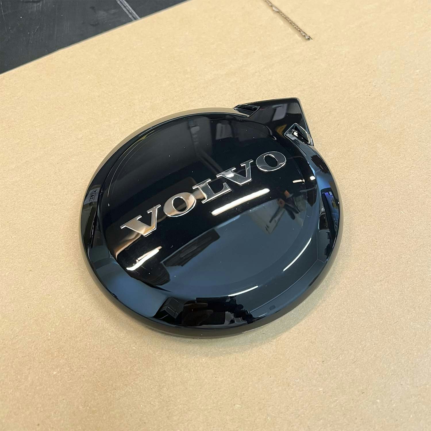 Volvo Original Facelift Emblem - Svart