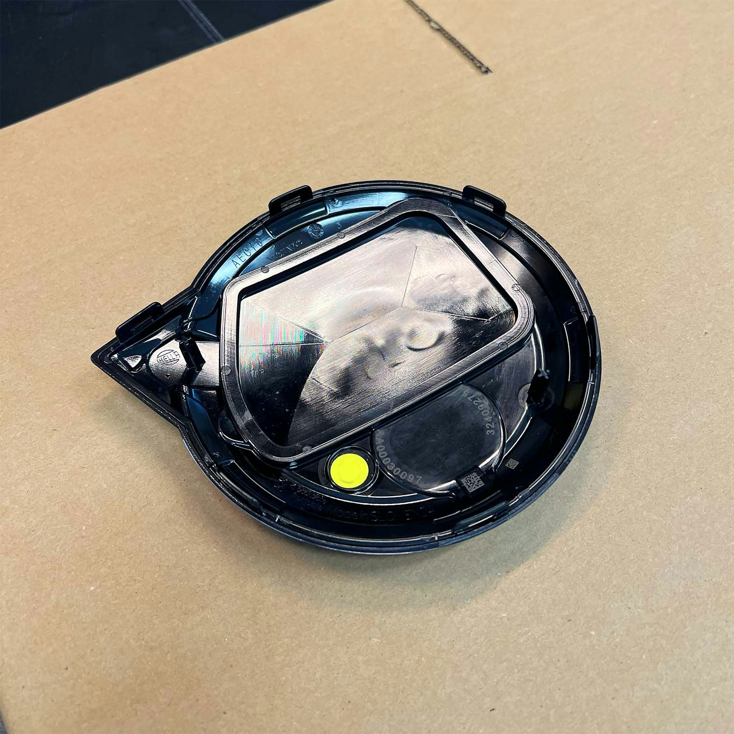 Volvo Original Facelift Emblem - Svart