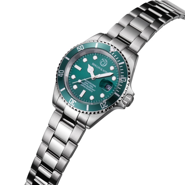 sub 40mm diver