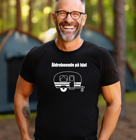 T-shirt med tryck- Äldreboende på hjul-Husvagn