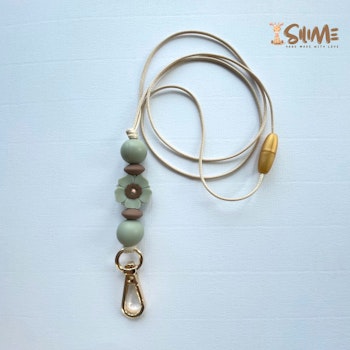 BADGE-NYCKEL HALSBAND POPPY laurel green