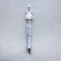 PENNA MED PÄRLOR  Honey Bunny-White