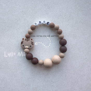 ARMBAND Twist a pet med NAMN Cappuccino/Brown (3+)
