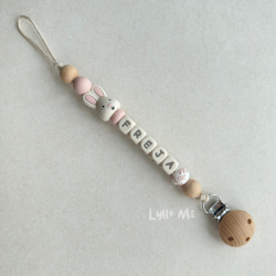 Napphållare med namn Bunny Light Pink/ Cream