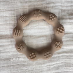 TEETHING  FIGURE IN SILICONE - RING WITH STRUCTURE - SOFT BROWN