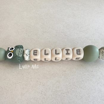 Napphållare med namn - OWL- OLD GREEN / CREAM