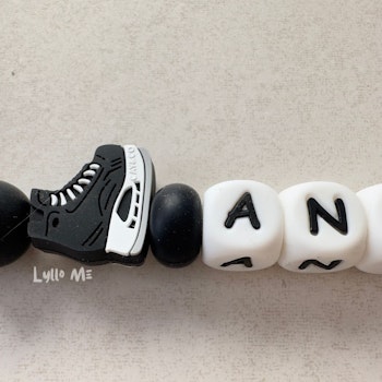 Napphållare med namn Hockey Black  / WHITE