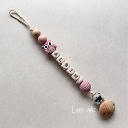 Napphållare med namn - OWL- OLD PINK  / CREAM