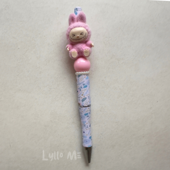 PENNA MED PÄRLOR - Plush "Labubu" - SWEET PINK