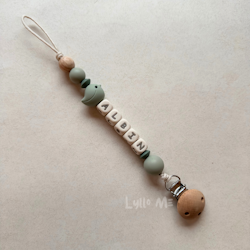 Napphållare med namn - LITTLE BIRD- LAUREL GREEN/ Cream