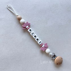 Napphållare med namn - HALF DAISY ROSE - WHITE (max 5 bokstäver)
