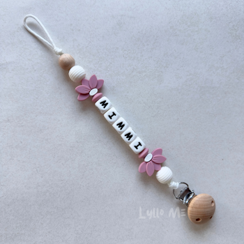 Napphållare med namn - HALF DAISY ROSE - WHITE (max 5 bokstäver)