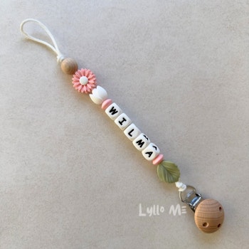 Napphållare med namn DAISY Soft Pink / WHITE