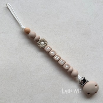 Pacifier holder with name DAISY TAUPE/TAUPE