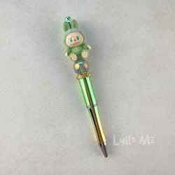 PENNA MED PÄRLOR - Plush "Labubu" - GREEN