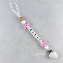 Napphållare med namn - HALF DAISY BABY PINK (max 5 bokstäver)med SILIKON CLIPS