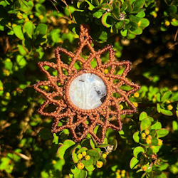 Mandala-halsband med Regnbågsmånsten