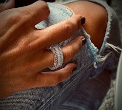 Lola crystal ring i silver med klara stenar