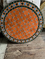 Orange/grönt mosaik bord