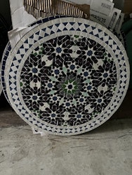 Svart/vit blommigt mosaik bord