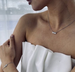 MOM armband i silver