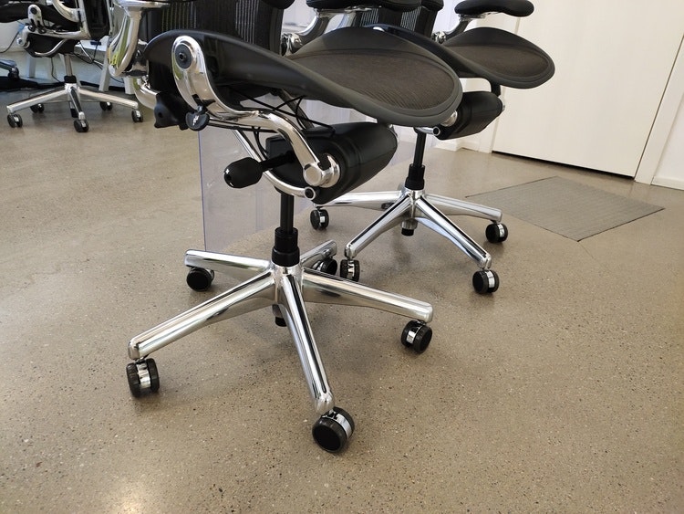 Herman Miller Aeron Medium/B Refurbished Aluminium