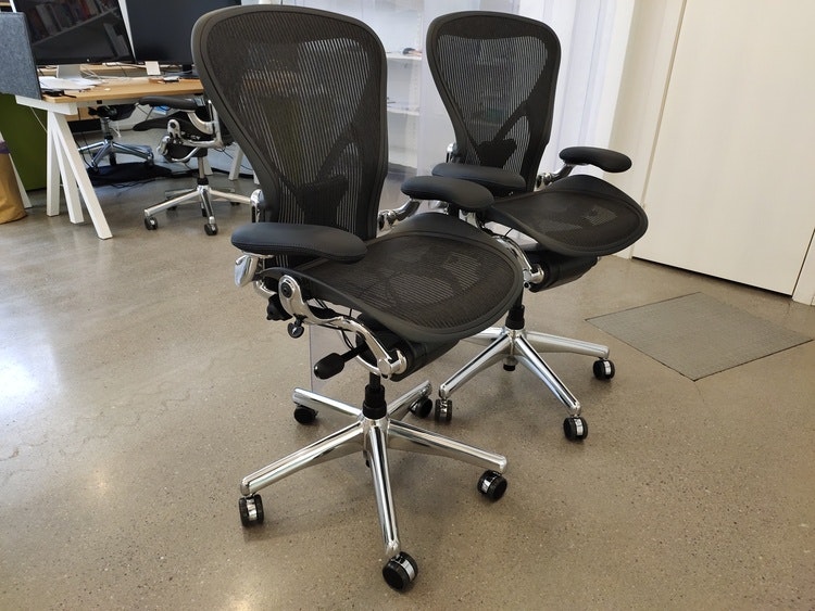 Herman Miller Aeron Medium/B Refurbished Aluminium