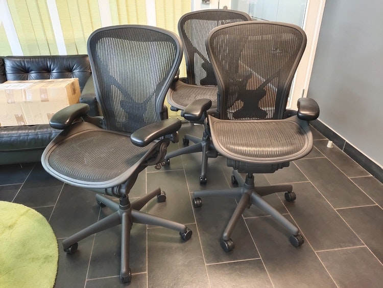 Herman Miller Aeron A/Small Refurbished Graphite