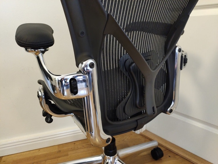 Herman Miller Aeron B/Medium Aluminium - TILLFÄLLE