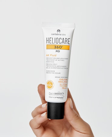 AK Fluid SPF 100+