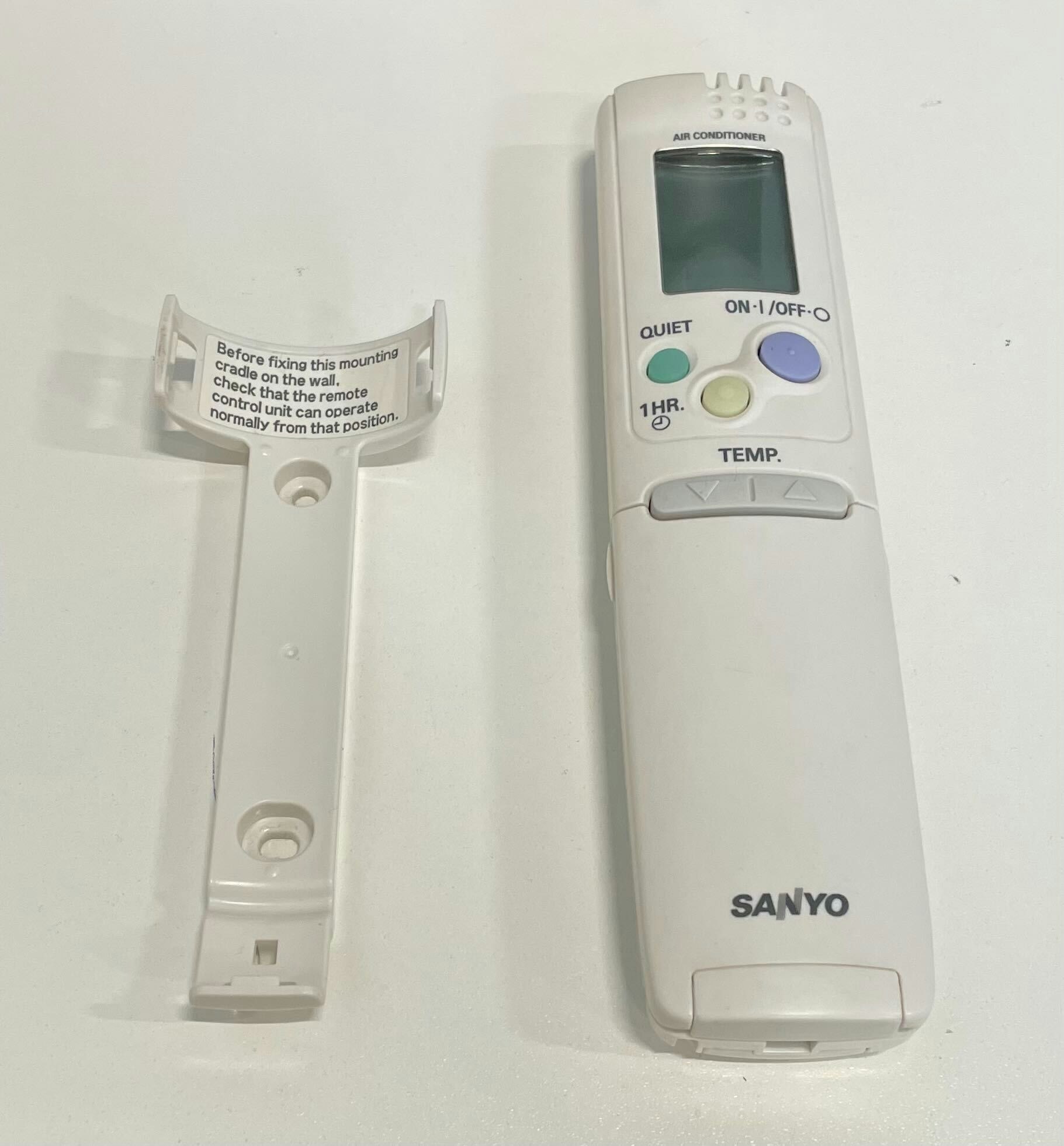 Sanyo Remote Control with Holder (RCS-3HVPSS4E)