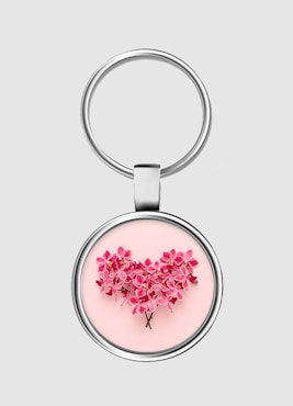 Nyckelring, Hjärta formad av rosa blommor