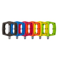 PEDALER i sterk termoplast, med metall pinner