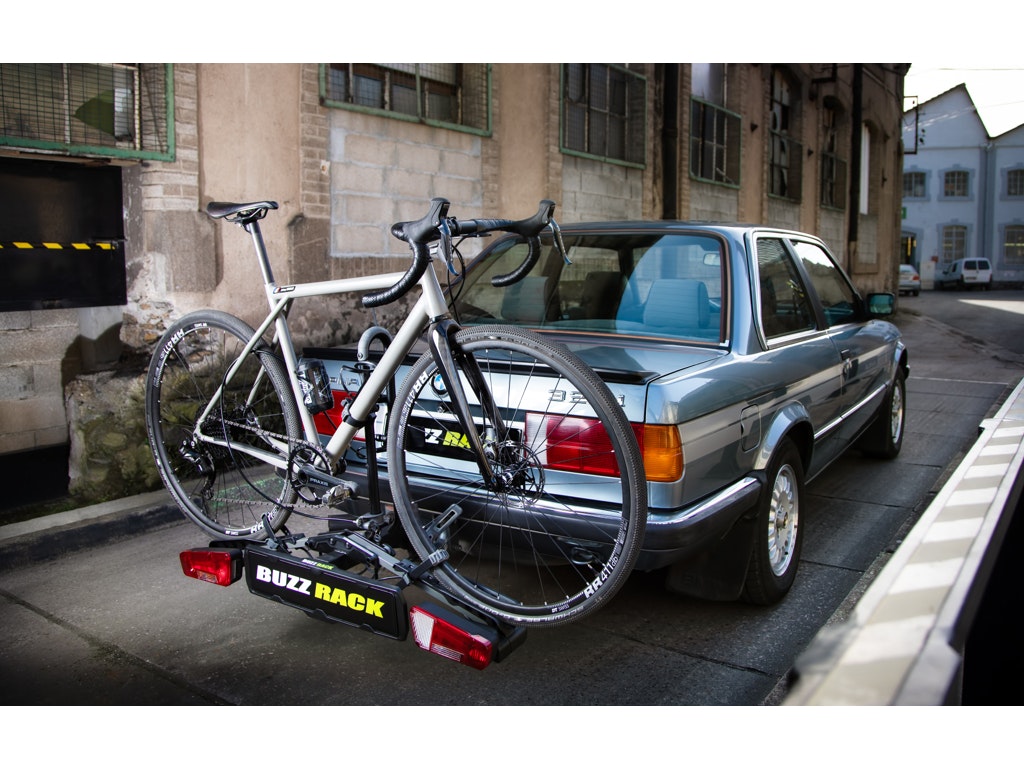 Cykelhållare för dragkrok, vikbar - BuzzRack Eazzy för 2 cyklar