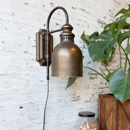 Lampa för vägg