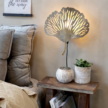 Lampa för vägg med blad