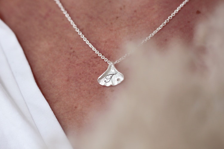 Ginkgo Lovetags Halsband Silver - Guldsmed Malmø - Unikke smykker - Lotta  Jewellery