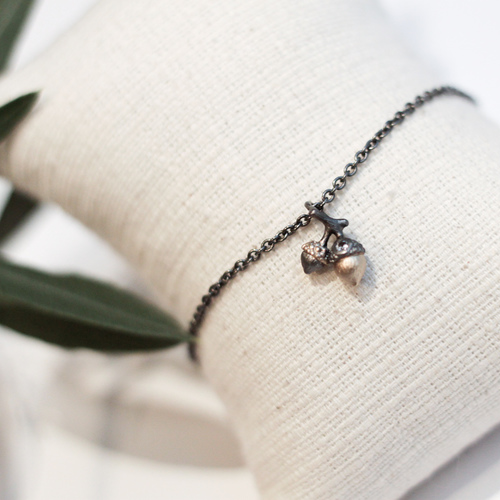 Tiny Acorn Armband - Bronze