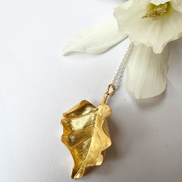 Long Golden Leaves - Necklace